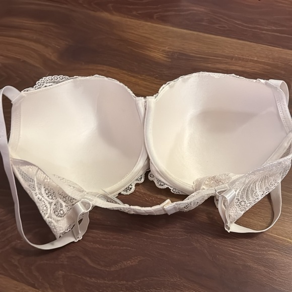 B. LUXE White Lace Underwire Bra Size 38D - Picture 2 of 3